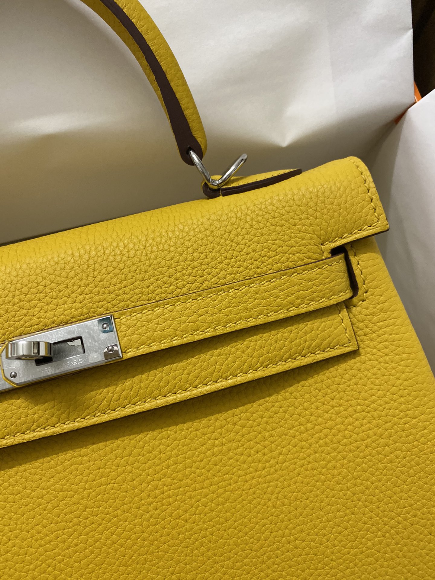 Hermes Kelly 25cm Handbag Shoulder Bag in Yellow Amber Togo Leather